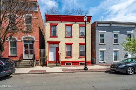 304 2nd St, Troy, NY 12180