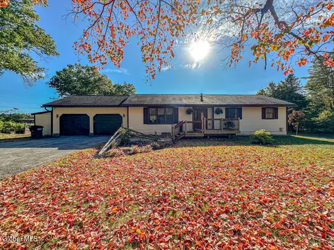 3 Fox Farm Rd, Queensbury, NY 12804