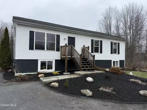 110 Gurn Springs Rd, Gansevoort, NY 12831