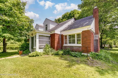 55 Crescent Ave, Amsterdam, NY 12010