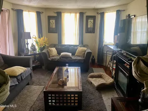 79 Robinson St, Schenectady, NY 12304 photo 6
