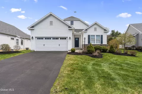 12 Twinflower Ct, Glenmont, NY 12077