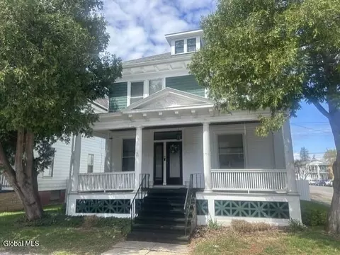 243 6th Ave, Troy, NY 12180