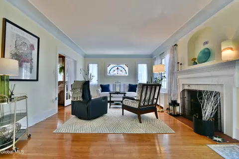 Living - 846 Wright Ave, Schenectady, NY 12309 photo 2 of 10