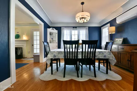 Dining - 846 Wright Ave, Schenectady, NY 12309 photo 1 of 6