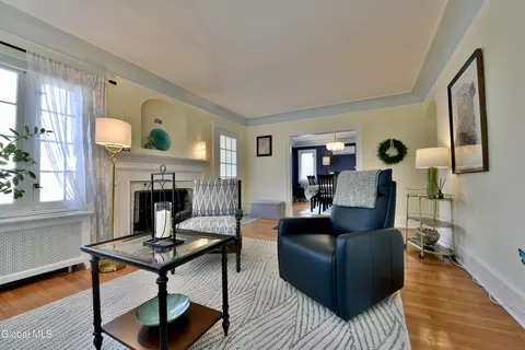 Living - 846 Wright Ave, Schenectady, NY 12309 photo 4 of 10