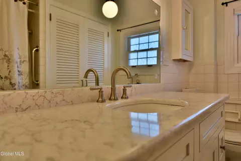 Bath - 846 Wright Ave, Schenectady, NY 12309 photo 4 of 4