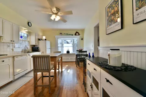 Kitchen - 846 Wright Ave, Schenectady, NY 12309 photo 1 of 5