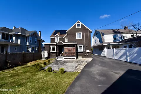 Exterior - 846 Wright Ave, Schenectady, NY 12309 photo 6 of 14