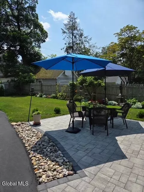 Exterior - 846 Wright Ave, Schenectady, NY 12309 photo 13 of 14