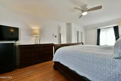 Bedroom - 846 Wright Ave, Schenectady, NY 12309 photo 3 of 7
