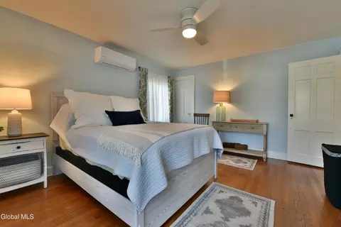 Bedroom - 846 Wright Ave, Schenectady, NY 12309 photo 5 of 7