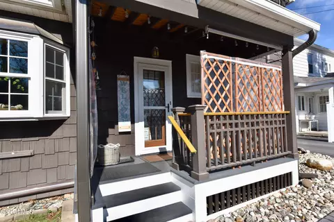 Exterior - 846 Wright Ave, Schenectady, NY 12309 photo 8 of 14