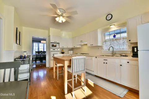 Kitchen - 846 Wright Ave, Schenectady, NY 12309 photo 5 of 5