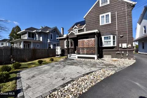 Exterior - 846 Wright Ave, Schenectady, NY 12309 photo 7 of 14