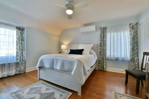 Bedroom - 846 Wright Ave, Schenectady, NY 12309 photo 4 of 7