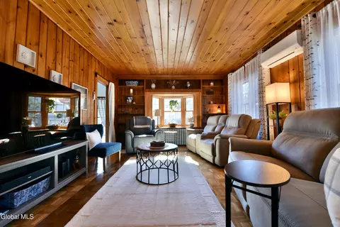 Living - 846 Wright Ave, Schenectady, NY 12309 photo 9 of 10