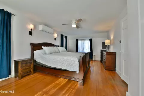 Bedroom - 846 Wright Ave, Schenectady, NY 12309 photo 1 of 7