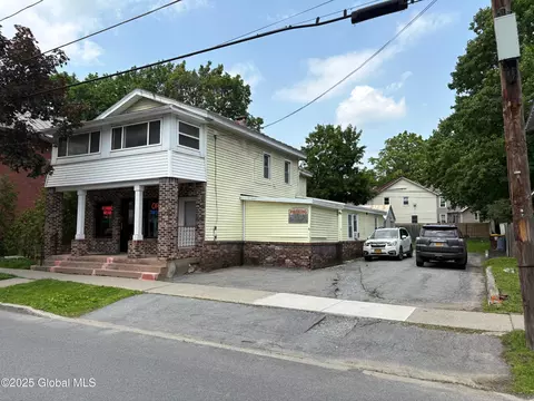 119 Church St, Saratoga Springs, NY 12866