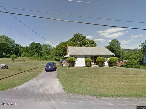 858 Roberts Hill Rd, Hannacroix, NY 12087