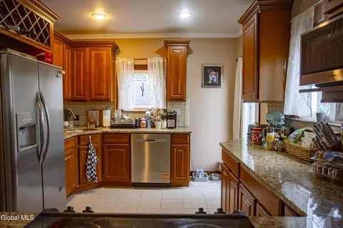 Kitchen - 3 Luther St, Troy, NY 12180 photo 6 of 9