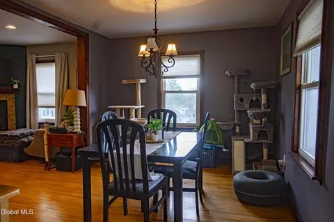 Dining - 3 Luther St, Troy, NY 12180 photo 4 of 5