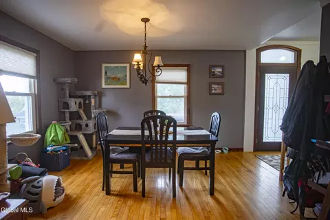 Dining - 3 Luther St, Troy, NY 12180 photo 2 of 5