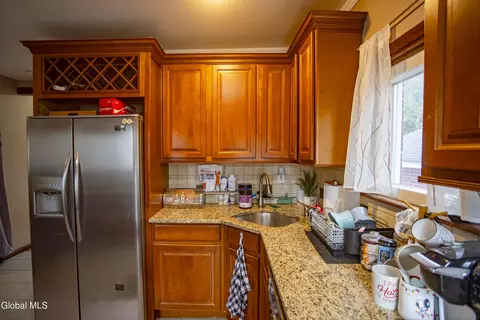 Kitchen - 3 Luther St, Troy, NY 12180 photo 8 of 9