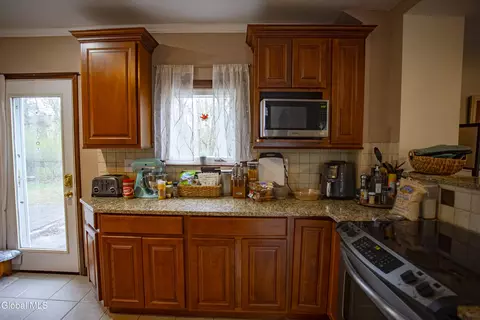 Kitchen - 3 Luther St, Troy, NY 12180 photo 5 of 9