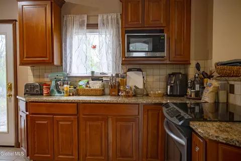 Kitchen - 3 Luther St, Troy, NY 12180 photo 7 of 9