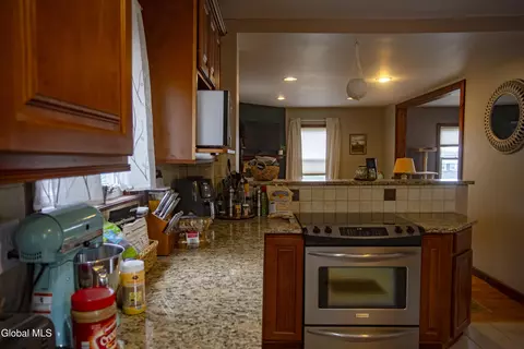 Kitchen - 3 Luther St, Troy, NY 12180 photo 2 of 9