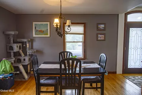 Dining - 3 Luther St, Troy, NY 12180 photo 1 of 5