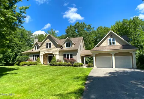 49 Homestead Rd, Saratoga Springs, NY 12866