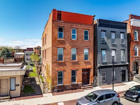 259 3rd St, Troy, NY 12180