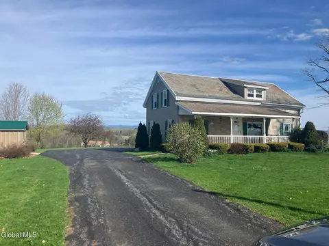 178 Youngs Corners Rd, Amsterdam, NY 12010