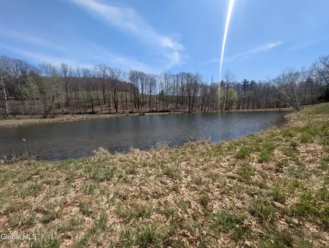 83 Mitchell Rd, Hoosick Falls, NY 12090