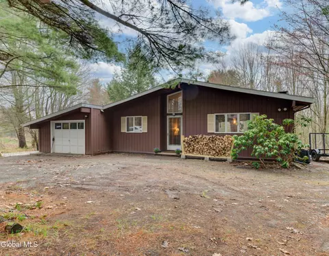 421 Potter Hill Rd, Petersburgh, NY 12138