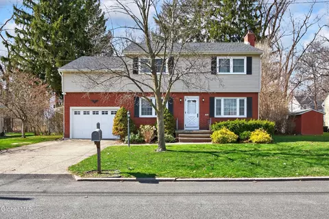 25 Alfred Dr, Albany, NY 12205