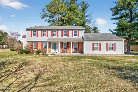 655 Salvia Ln, Schenectady, NY 12303