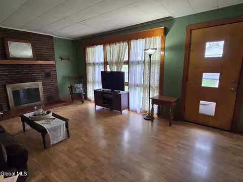 Living - 105 E 6th Ave, Johnstown, NY 12095 photo 3 of 3