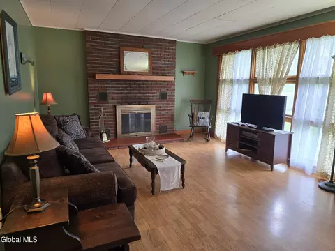 Living - 105 E 6th Ave, Johnstown, NY 12095 photo 2 of 3