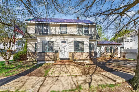 471 7th Ave, Troy, NY 12182