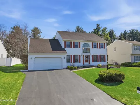 24 Squire Rd, Schenectady, NY 12304