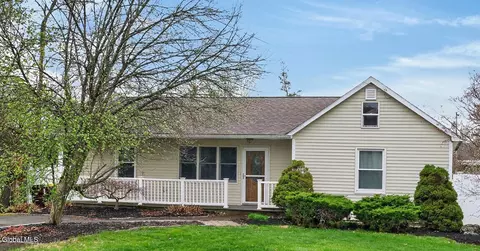 19 Wisconsin Ave, Rensselaer, NY 12144
