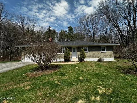 10 Frasier Rd, Greenfield Center, NY 12833