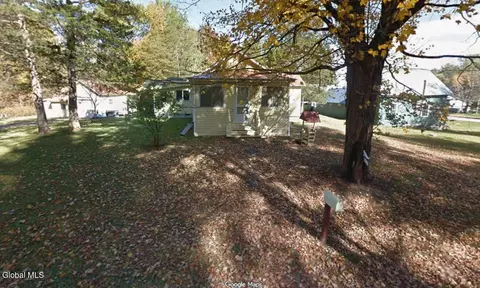 6 Bull Rock Rd, Ticonderoga, NY 12883
