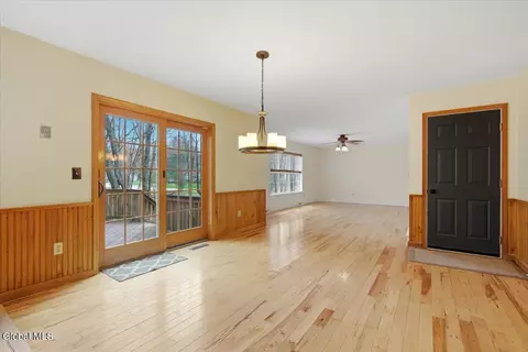 Dining - 2 Shuvee Ln, Gansevoort, NY 12831 photo 3 of 4