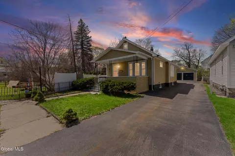 917 Hazelwood Ave, Schenectady, NY 12306