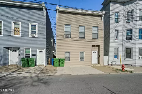 186 Main St, Cohoes, NY 12047