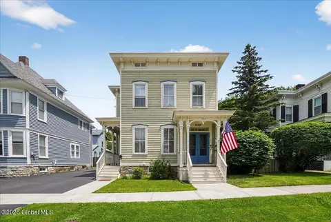 302 S William St, Johnstown, NY 12095